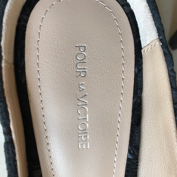 Pour La Victoire Daria Black Velvet Mule Pump - Picture 7 of 8